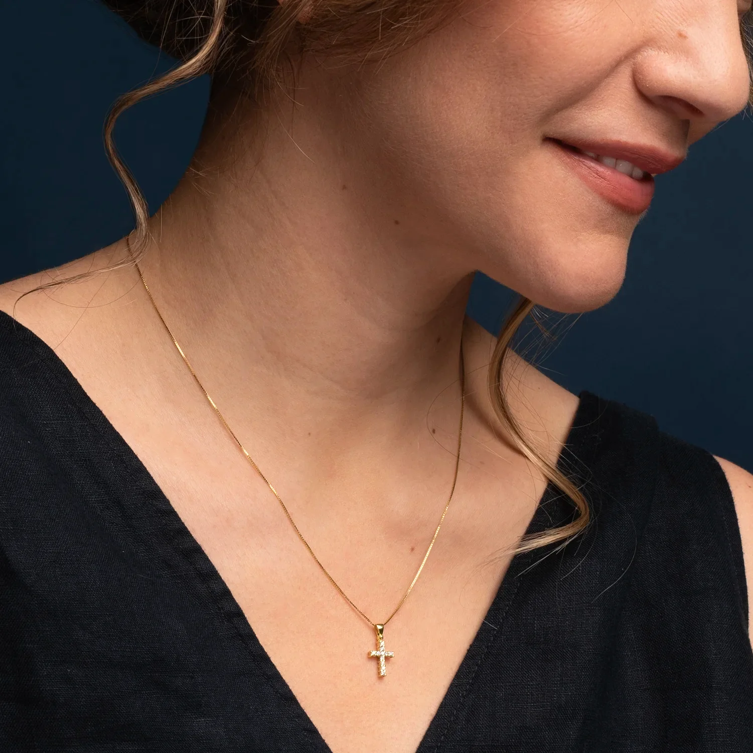 CROSS DIAMOND NECKLACE - GOLD - Image 2
