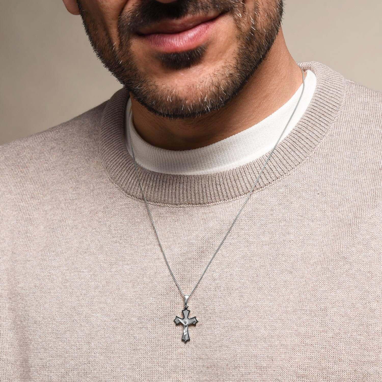 CRUCIFIX PENDANT - SILVER - Image 2