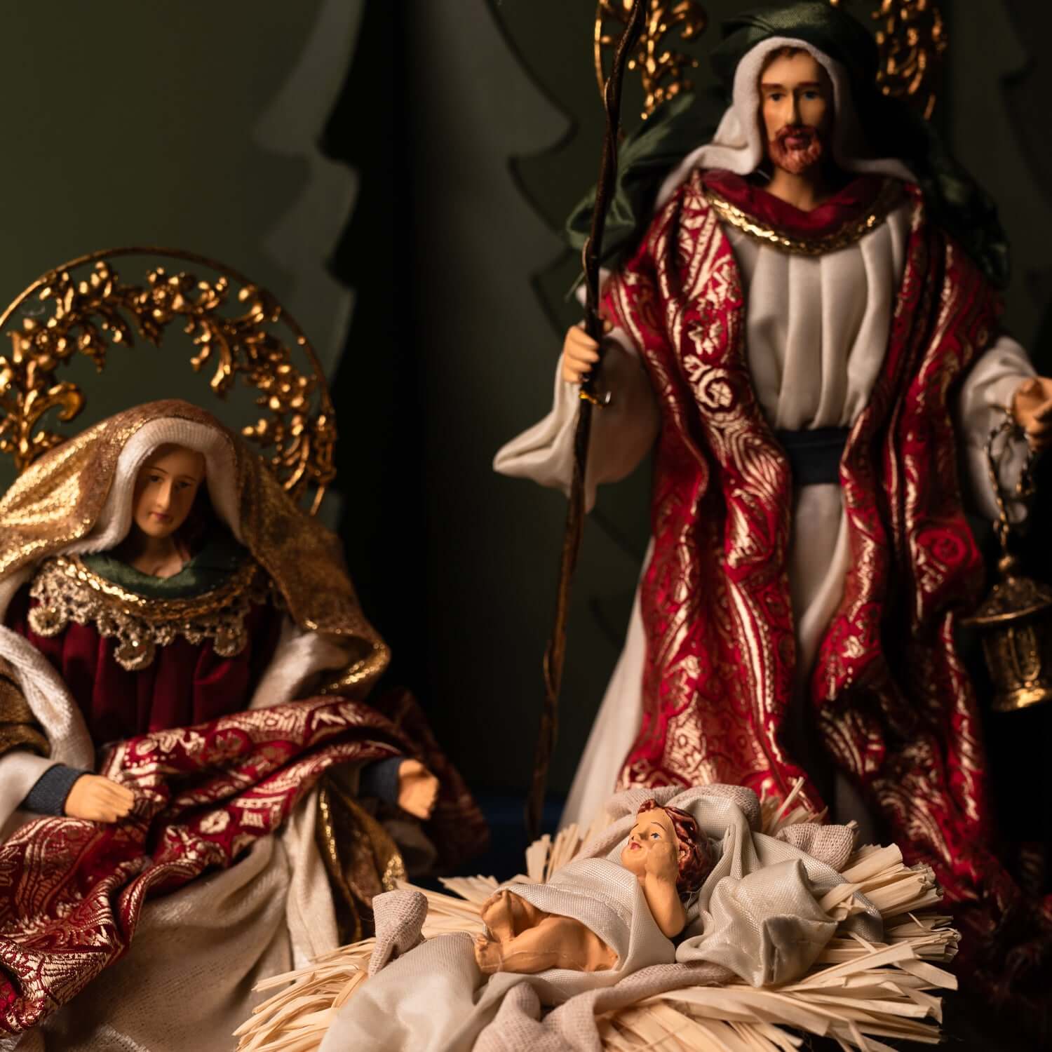 HOLY FAMILY - NATIVITY SET WITH FABRIC CLOTHING - Image 3