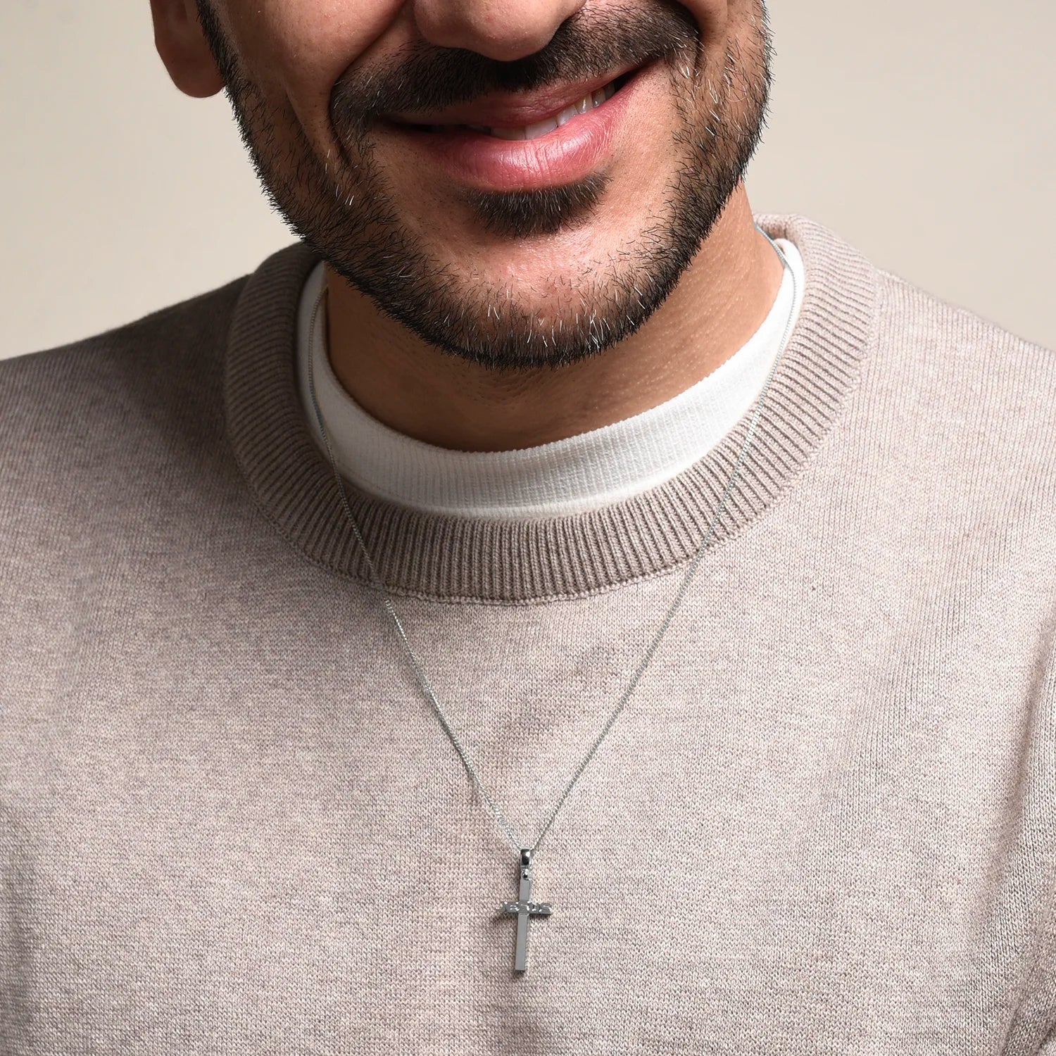 JESUS CROSS PENDANT - SILVER - Image 2