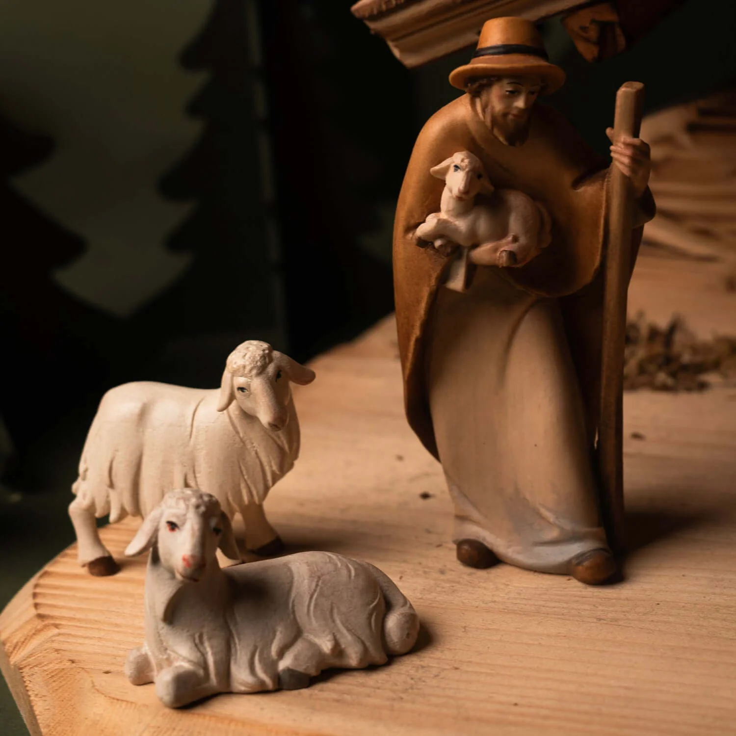 NATIVITY SCENE SET - CARVED WOOD - Image 5