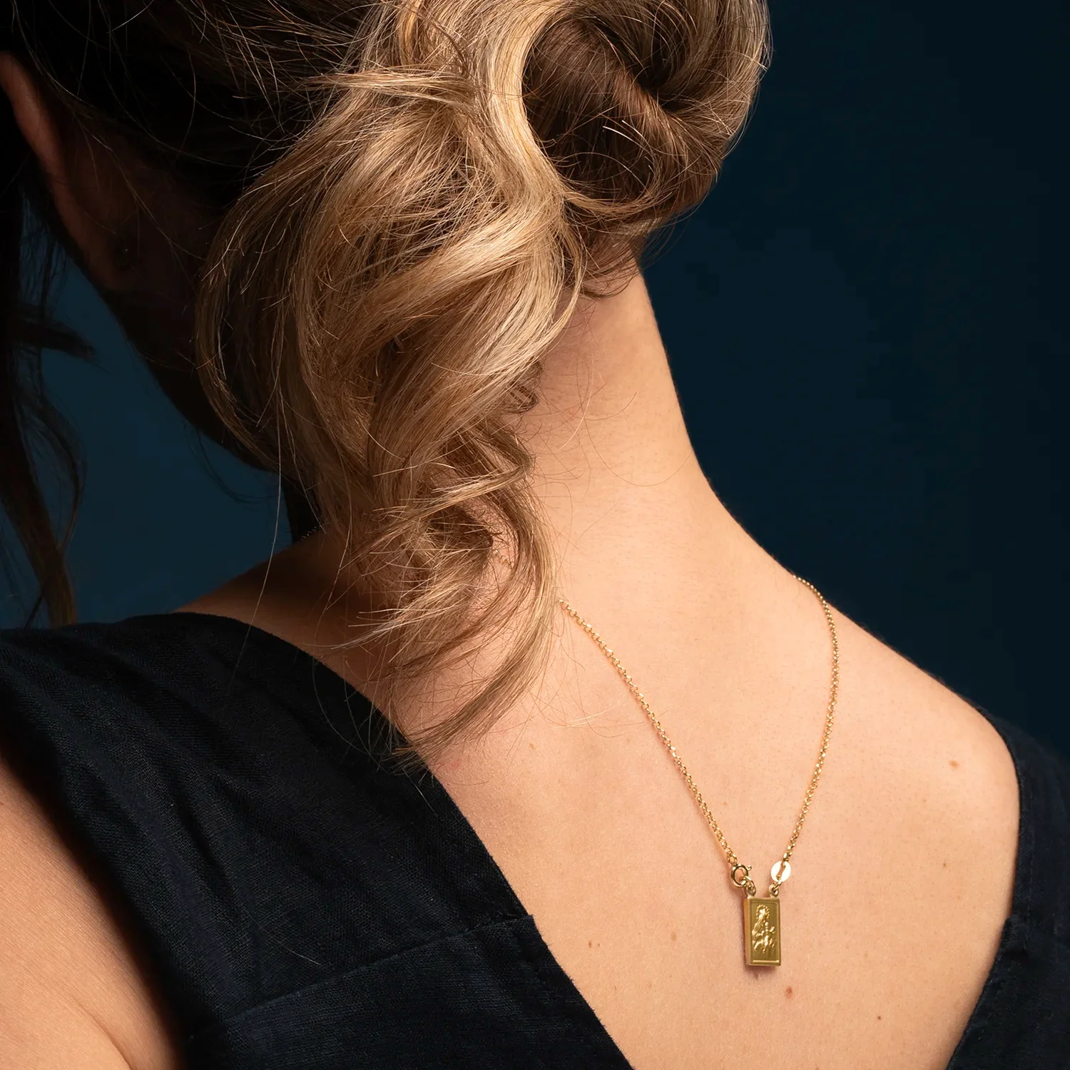 SCAPULAR NECKLACE - GOLDEN SILVER - Image 2