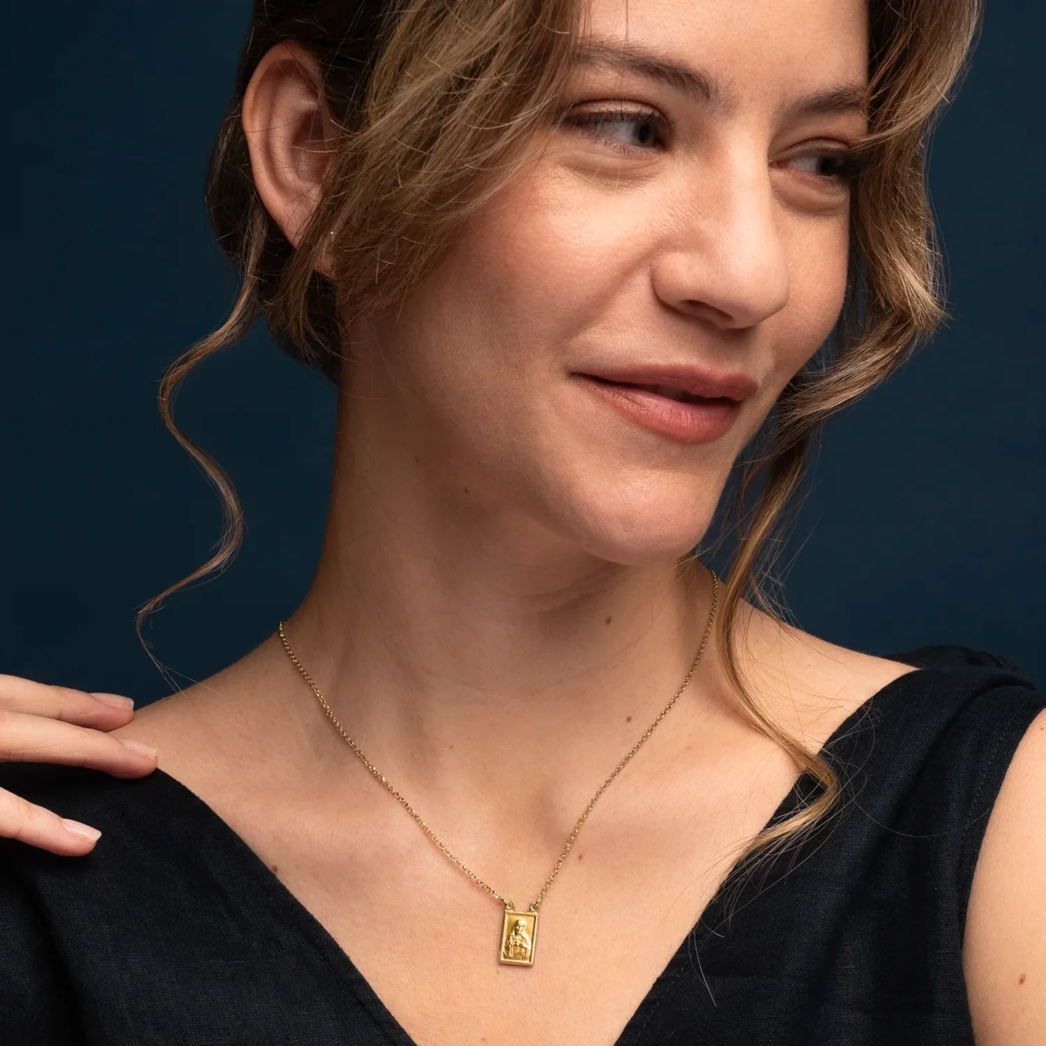 SCAPULAR NECKLACE - GOLDEN SILVER - Image 3