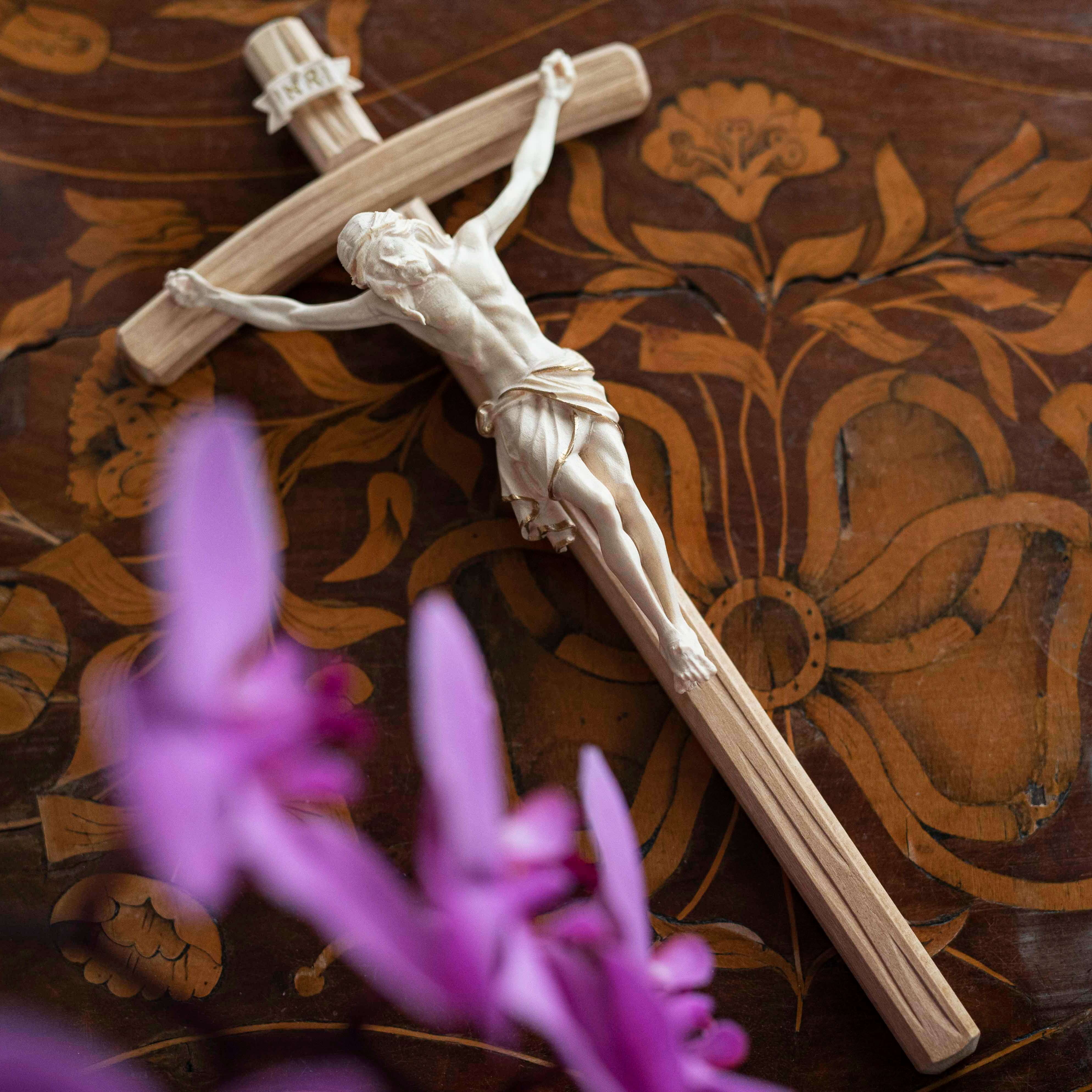 WALL CRUCIFIX - WOOD - Image 3